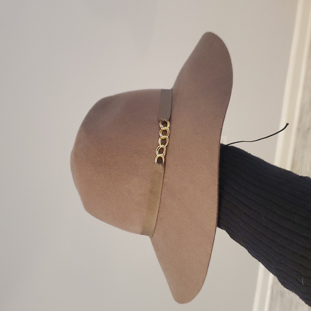 Hat - Picture 3 of 7